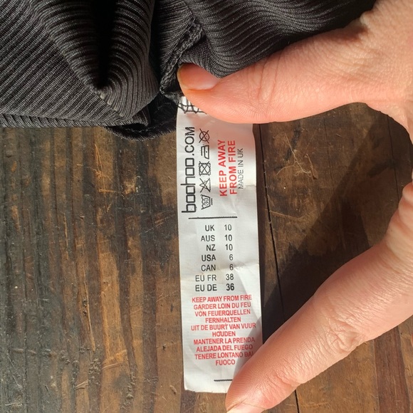 Make offer: Boohoo black ribbed semi sheer thong bodysuit size 6 petite Nwot - Picture 4 of 6